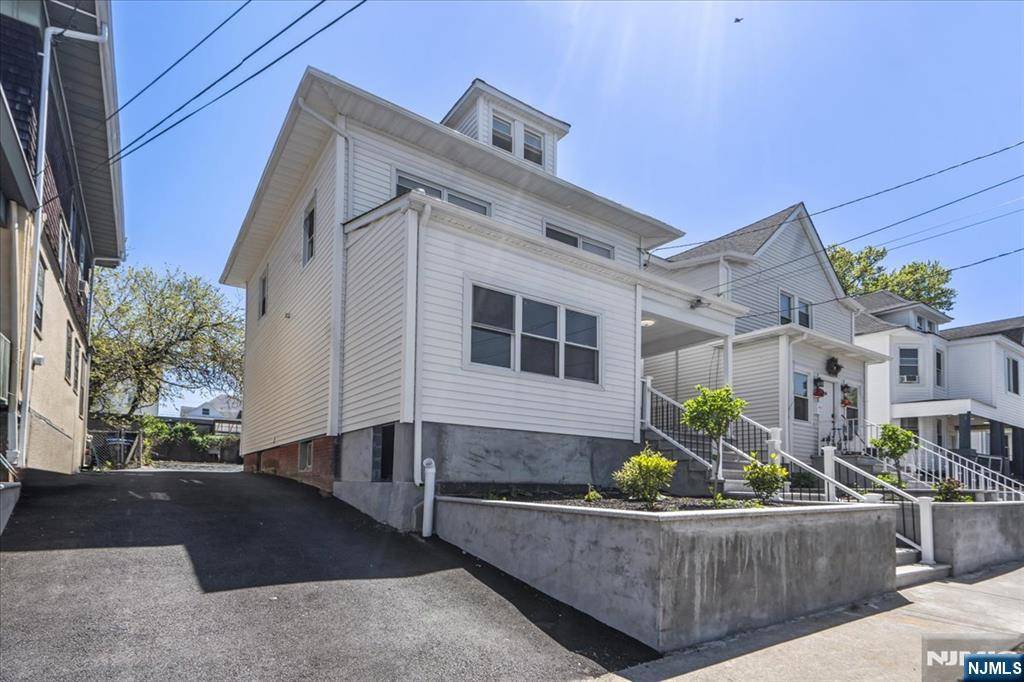 Irvington, NJ 07111,1026 Grove ST