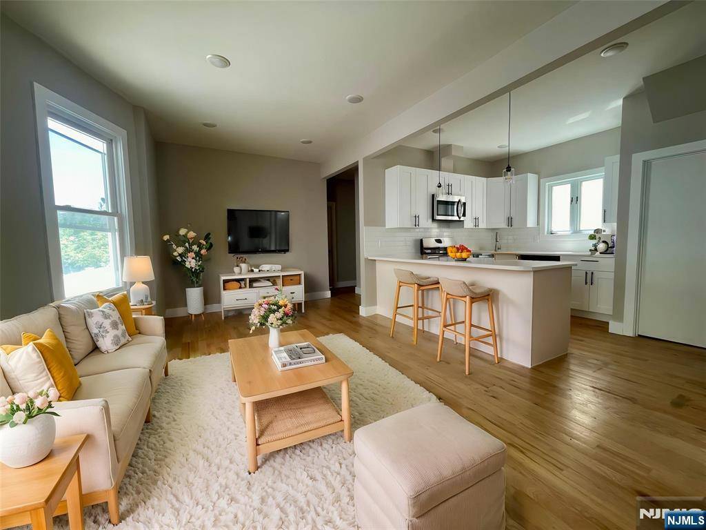 Kearny, NJ 07032,378 Forest ST #1