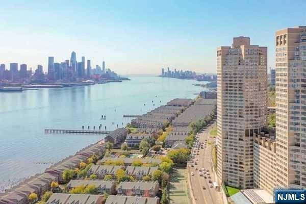 Guttenberg, NJ 07093,7002 Boulevard East #37F