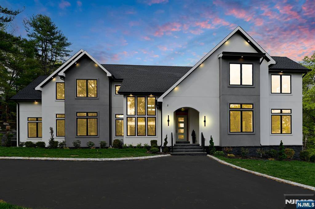 Millburn, NJ 07078,2 Highview RD
