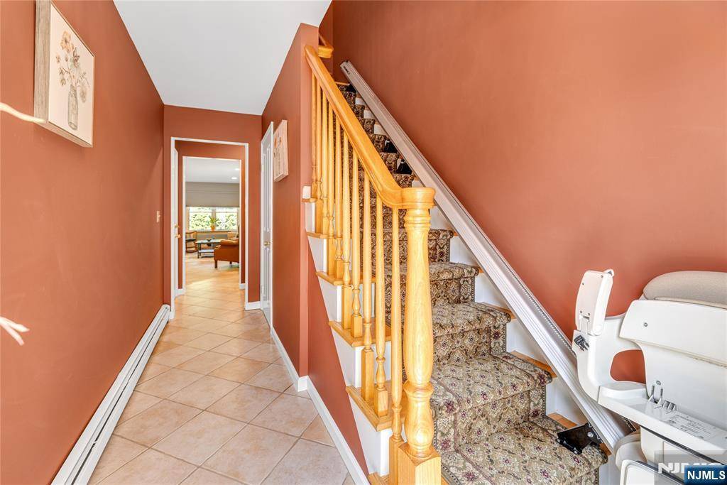 Dumont, NJ 07628,82 Virginia AVE