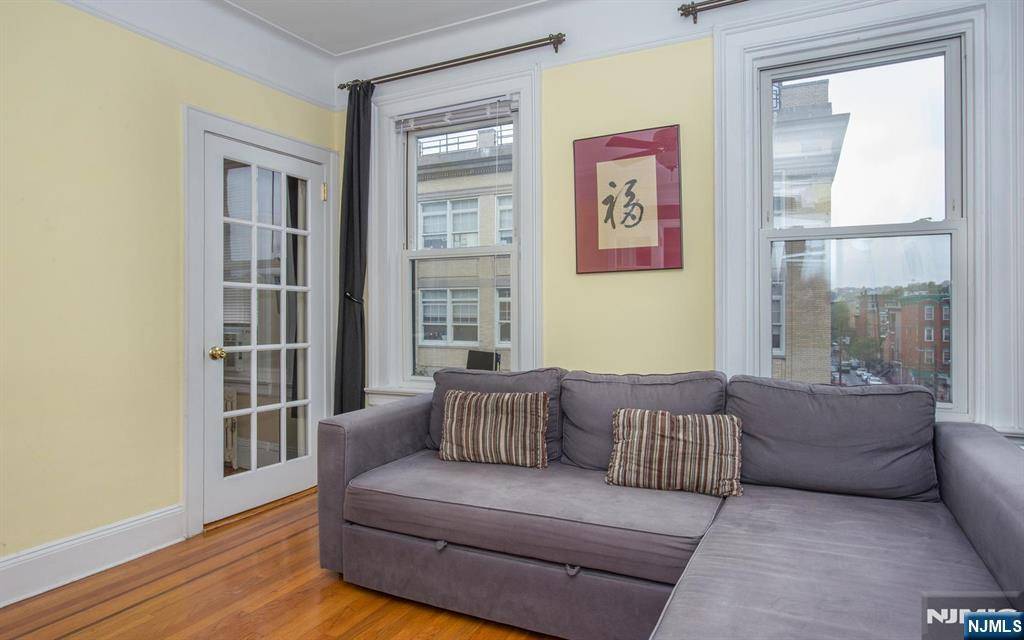 Hoboken, NJ 07030,849 Garden ST #4