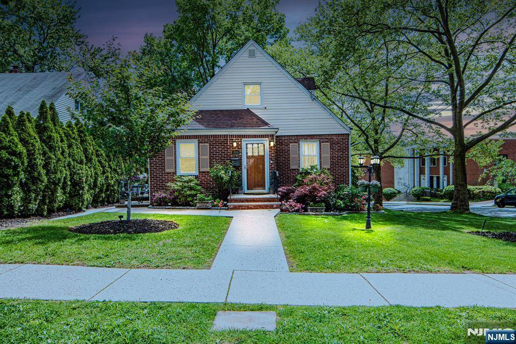 Teaneck, NJ 07666,835 Prince ST