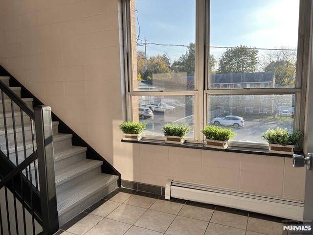 Leonia, NJ 07605,135 Fort Lee RD #303