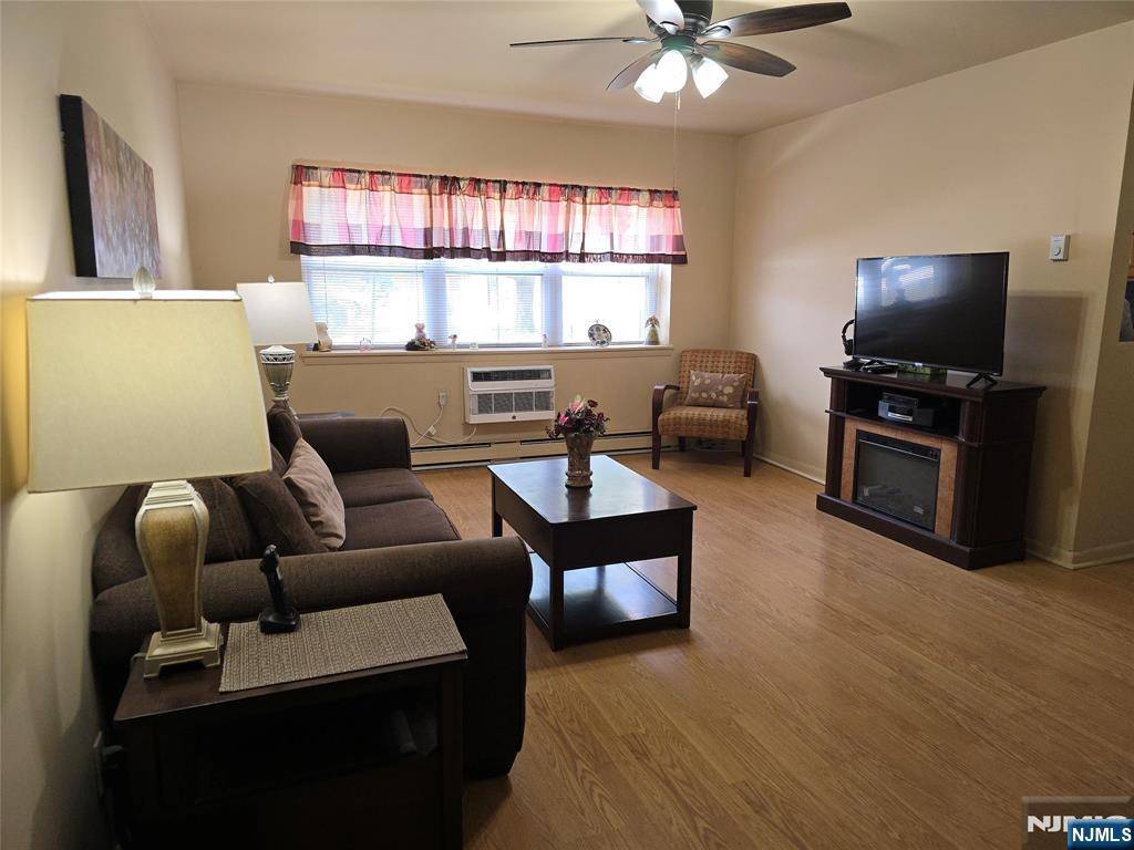 Ridgefield Park, NJ 07660,199 Bergen Turnpike #1C
