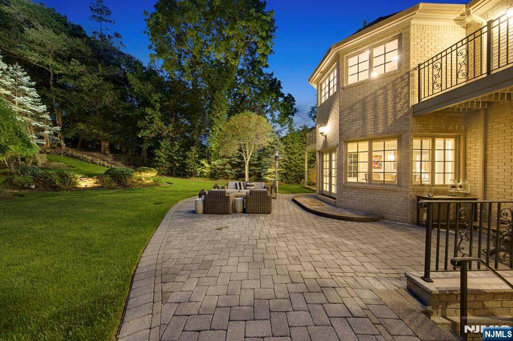 Tenafly, NJ 07670,30 Peter Lynas CT