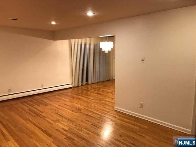 Cresskill, NJ 07626,484 11th ST