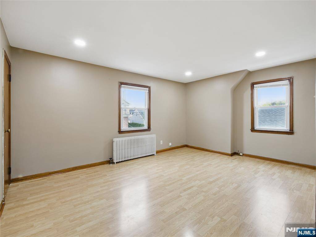 Lodi, NJ 07644,104 Norwood AVE #2