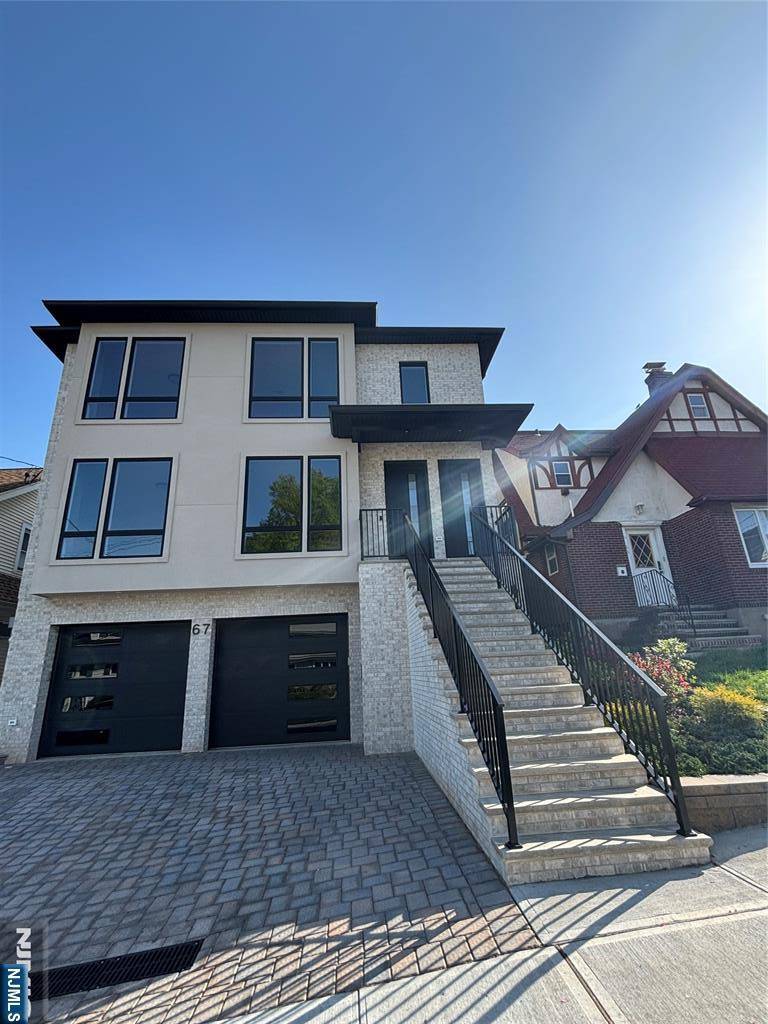 Palisades Park, NJ 07650,67 Harwood TER