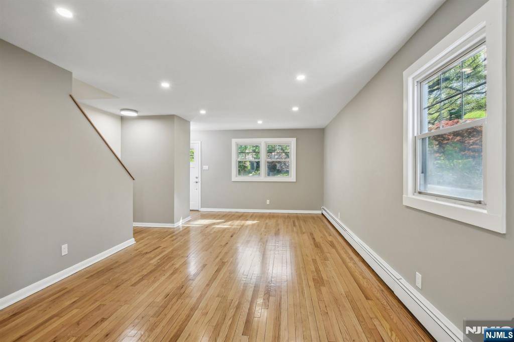 Ridgewood, NJ 07450,222-224 Woodside AVE ##224
