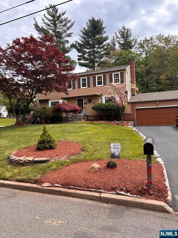 River Vale, NJ 07675,714 Tulip PL