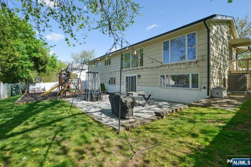 Englewood Cliffs, NJ 07632,66 N Virginia CT