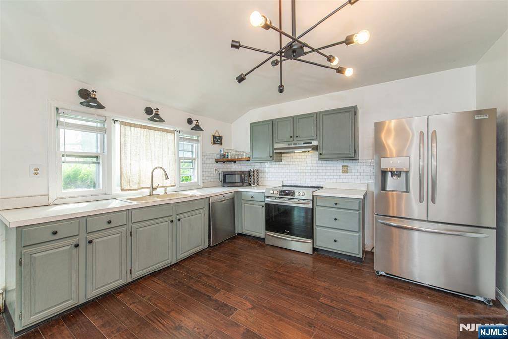 Totowa, NJ 07512,127 Hudson AVE