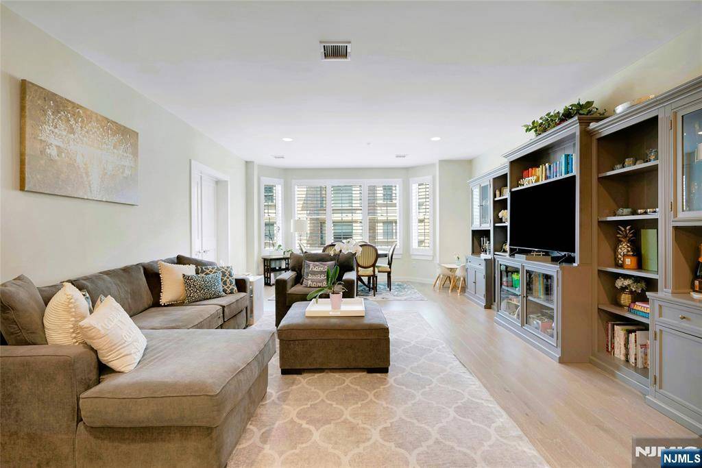 Hoboken, NJ 07030,128 Harrison ST #404
