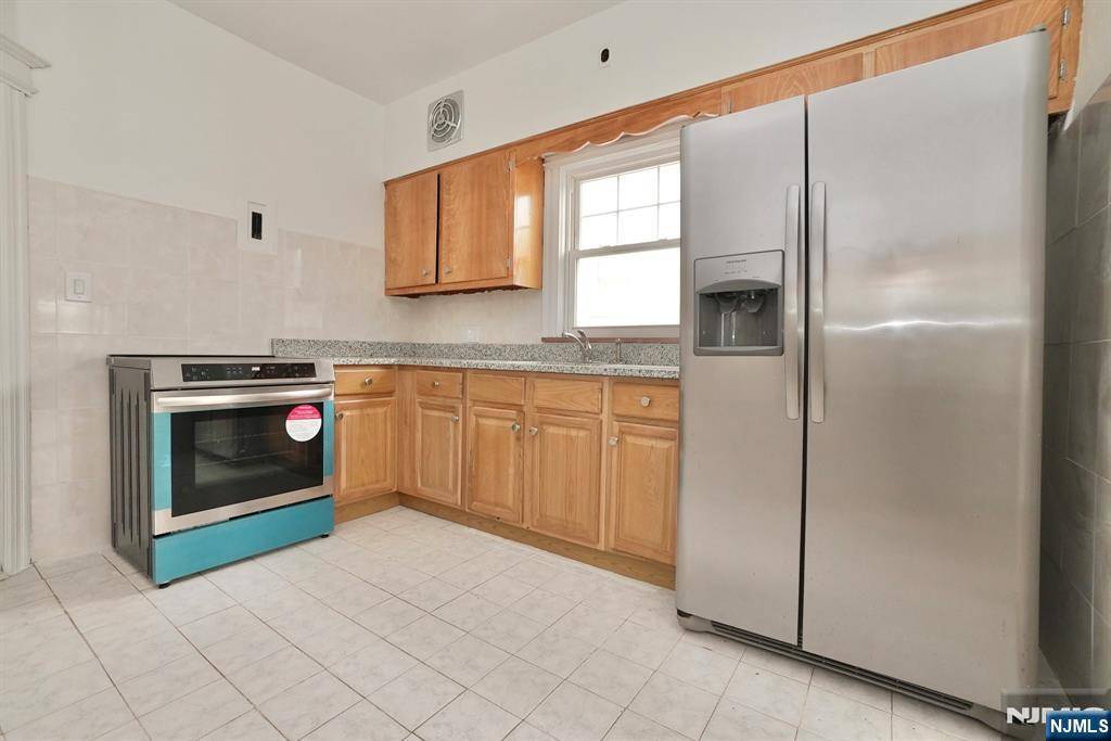 Kearny, NJ 07032,35 New Lawn AVE #2
