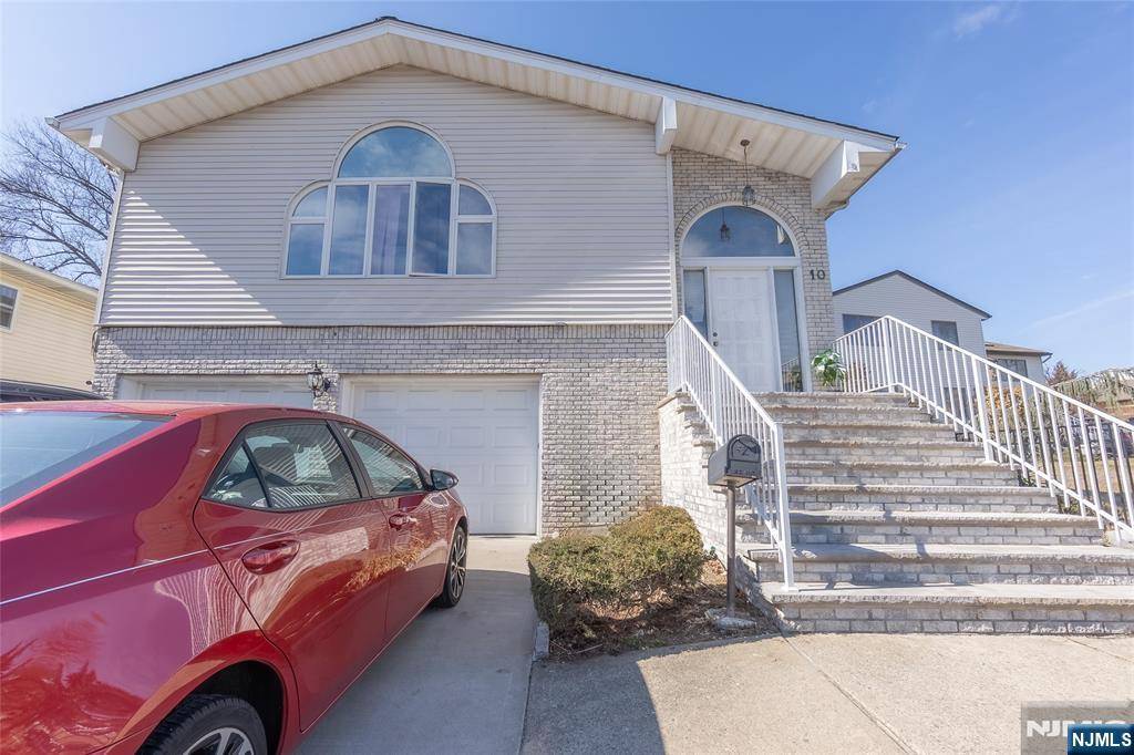 Elmwood Park, NJ 07407,10 Livi CT