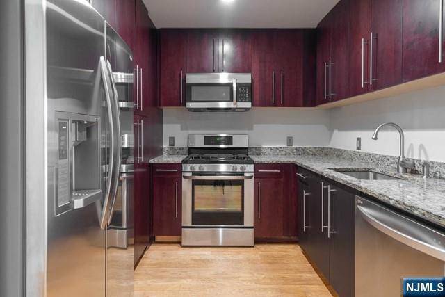 Edgewater, NJ 07020,912 Hudson PARK #912