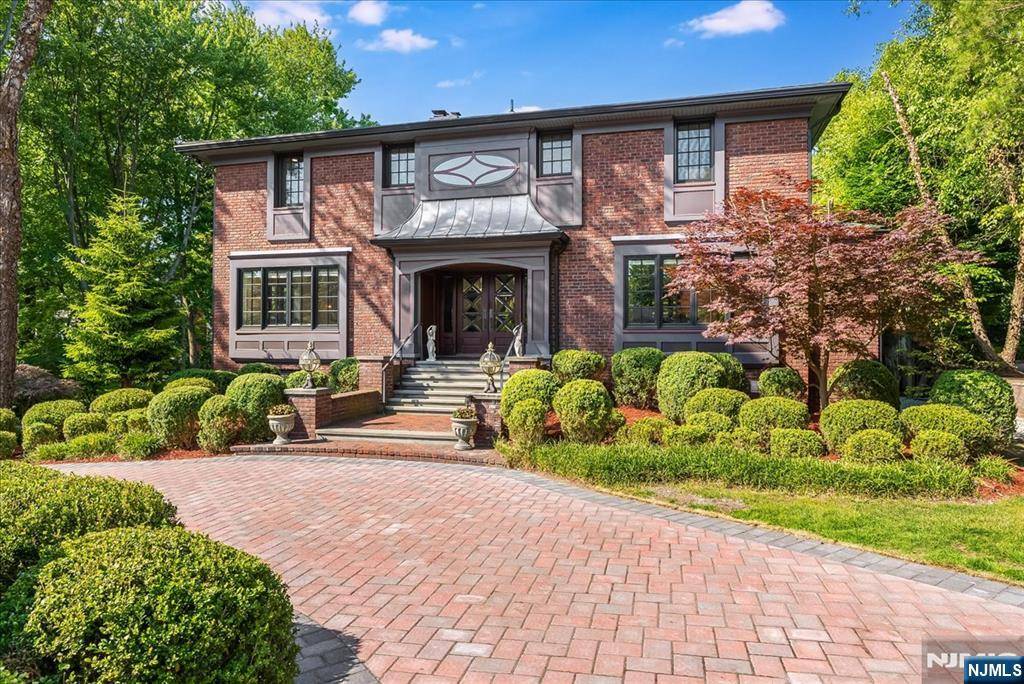 Englewood Cliffs, NJ 07632,241 Lyncrest RD
