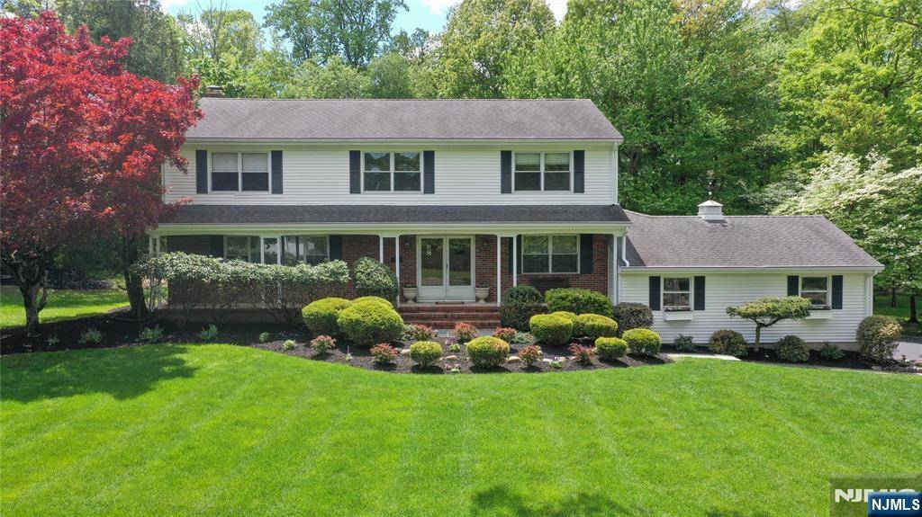 Upper Saddle River, NJ 07458,26 Cherry LN