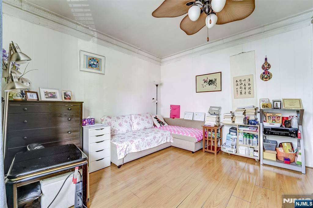 Harrison, NJ 07029,313 Warren ST