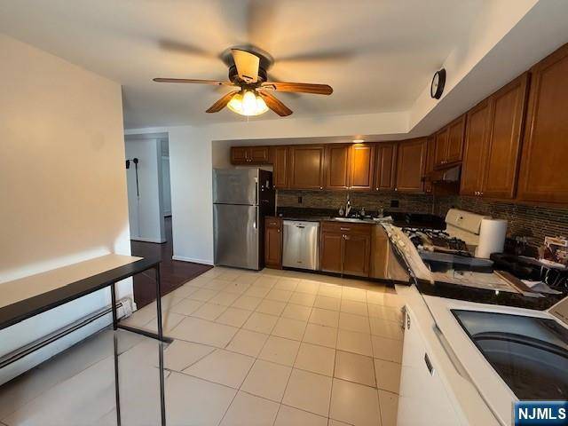 Ridgefield, NJ 07657,505 Sunset TER
