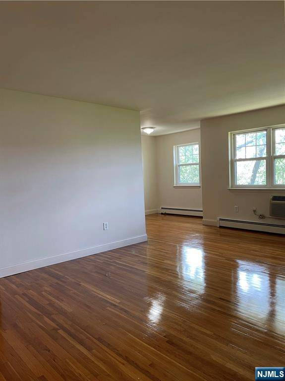 Secaucus, NJ 07094,220 Meadow Meadow LN #B9