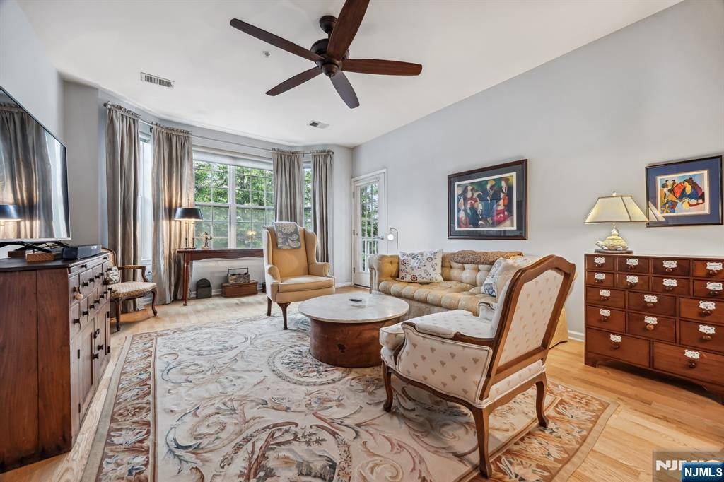 Elmwood Park, NJ 07407,4141 Cory LN