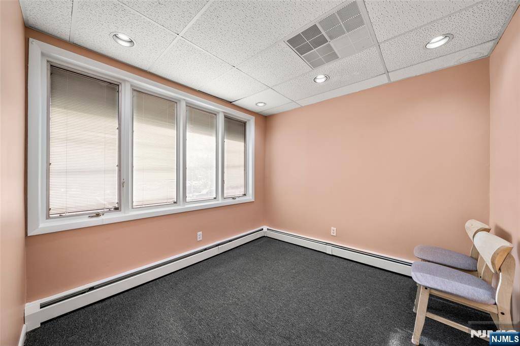 Fair Lawn, NJ 07410,22-05 Maple AVE