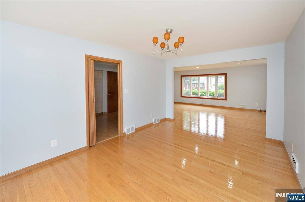 Fair Lawn, NJ 07410,0-09 28th ST