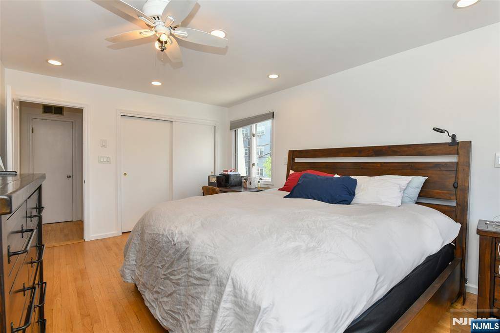 Hoboken, NJ 07030,533 Madison #3C