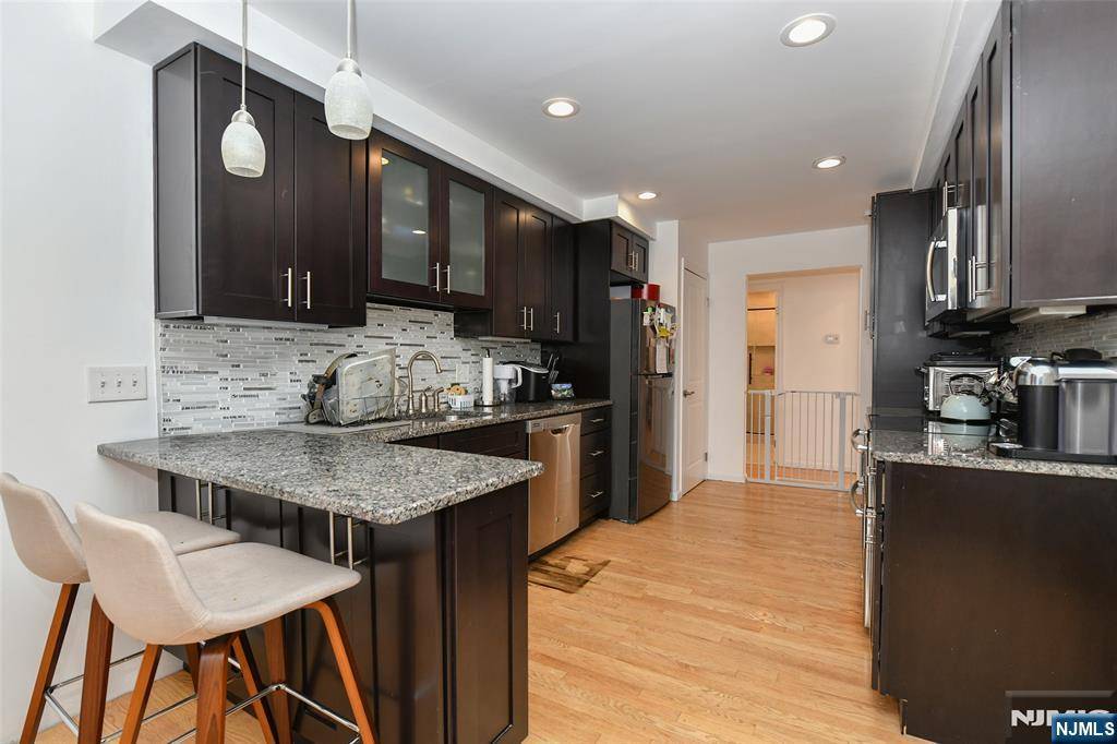 Hoboken, NJ 07030,533 Madison #3C