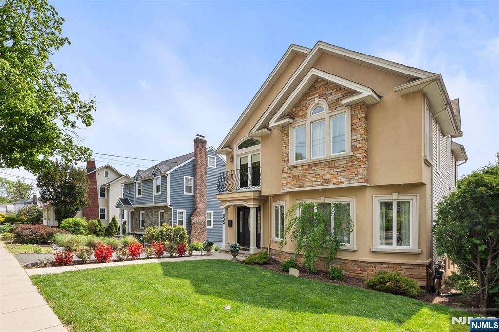 Nutley, NJ 07110,38 Cathedral AVE