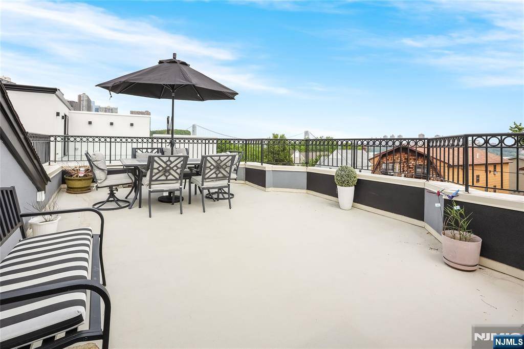 Edgewater, NJ 07020,88B Myrtle AVE #B