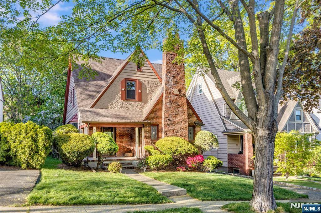 Glen Ridge, NJ 07028,35 Burnett ST