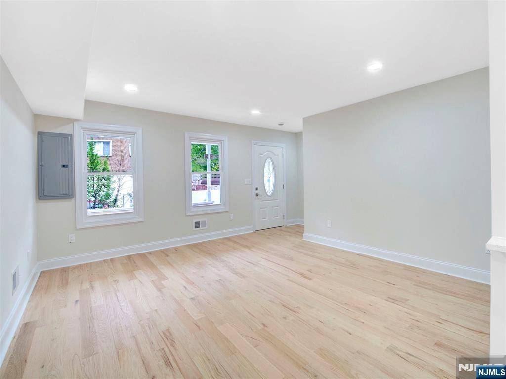 Bloomfield, NJ 07003,138 Willow ST