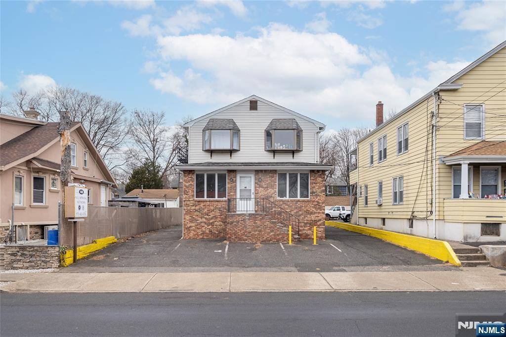 Hawthorne, NJ 07506,140 Lincoln AVE #1