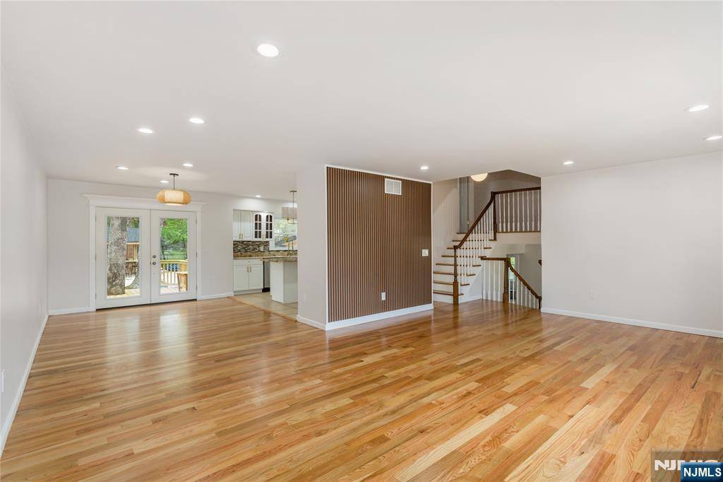 Toms River, NJ 08753,883 Astoria DR