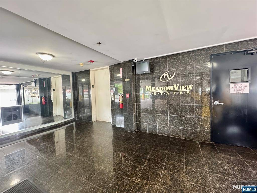 Palisades Park, NJ 07650,65 Fairview ST #1A
