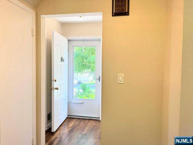 Paramus, NJ 07652,85 Forsythia LN #B