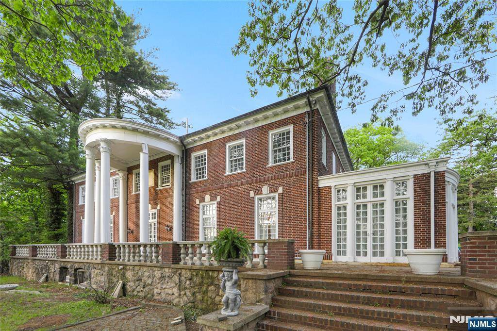 Englewood, NJ 07631,277 Walnut ST