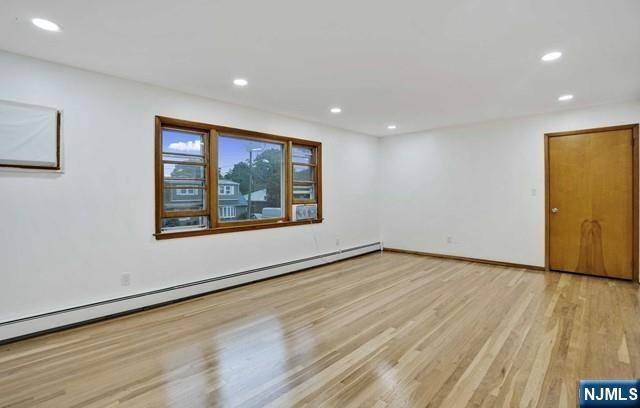 Elmwood Park, NJ 07407,6 Miller AVE