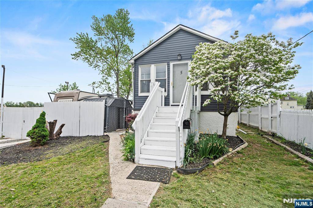 Woodbridge, NJ 07095,5 Wedgewood AVE