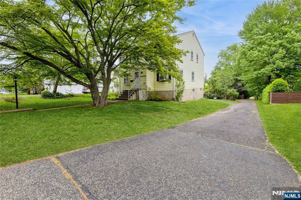 Cresskill, NJ 07626,106 Jefferson AVE