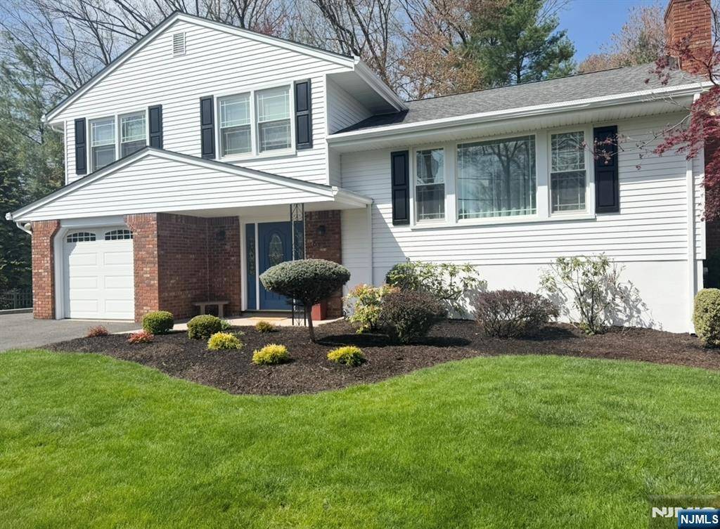 Norwood, NJ 07648,63 Adams ST