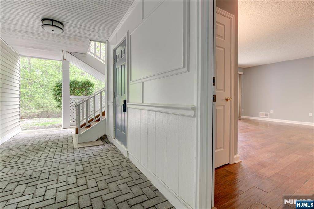 Mahwah, NJ 07430,225 Larch LN