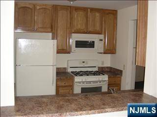 New Milford, NJ 07646,446 Madison AVE #2D
