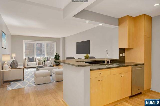 Edgewater, NJ 07020,3115 City PL