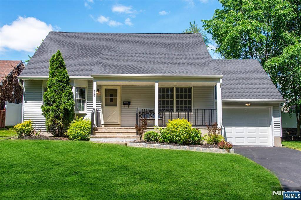 Oradell, NJ 07649,434 Argyle ST