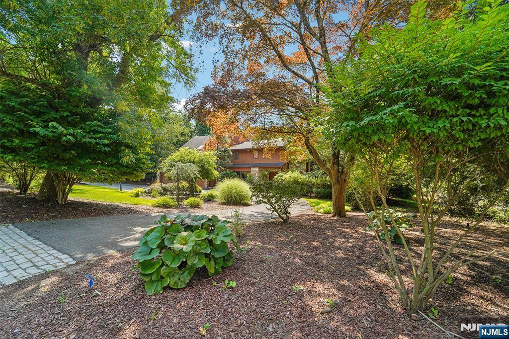 Mahwah, NJ 07430,299 Forest RD