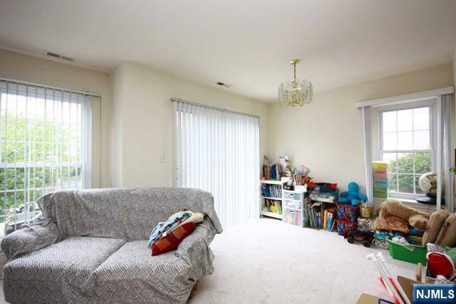 Fort Lee, NJ 07024,336 Village CT #3201